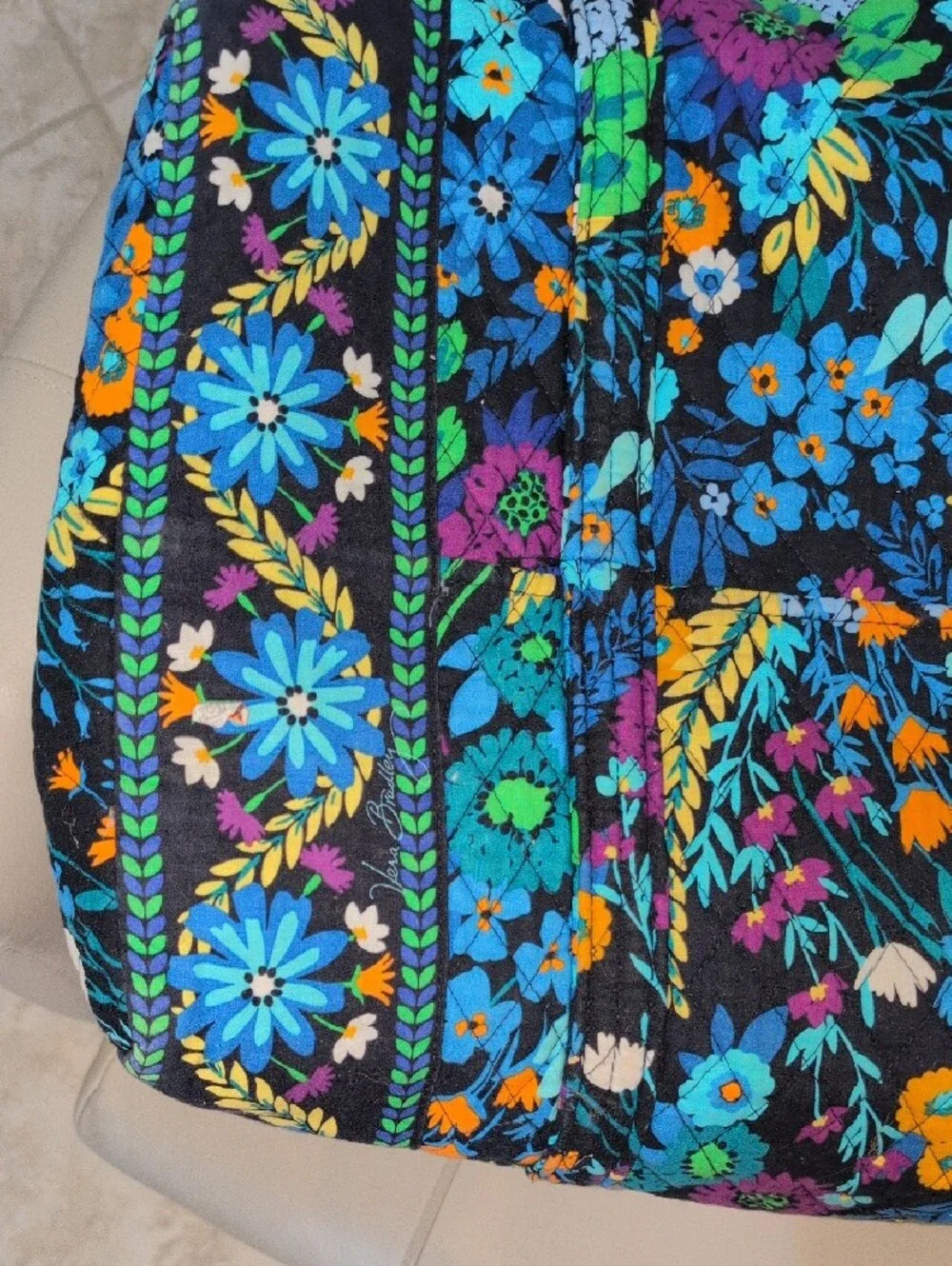 Vera Bradley Retired Pattern "Midnight Blues" Quilted Large Weekender Tote - Picture 12 of 16